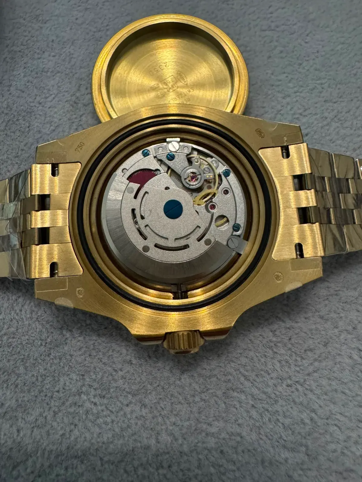 Rolex GMT-Master II · Geelgoud
