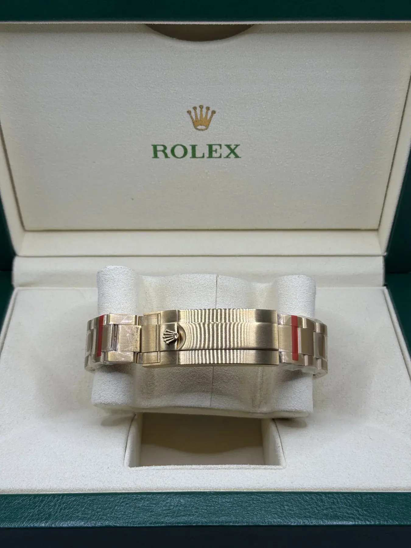 Rolex Submariner Date · Geelgoud