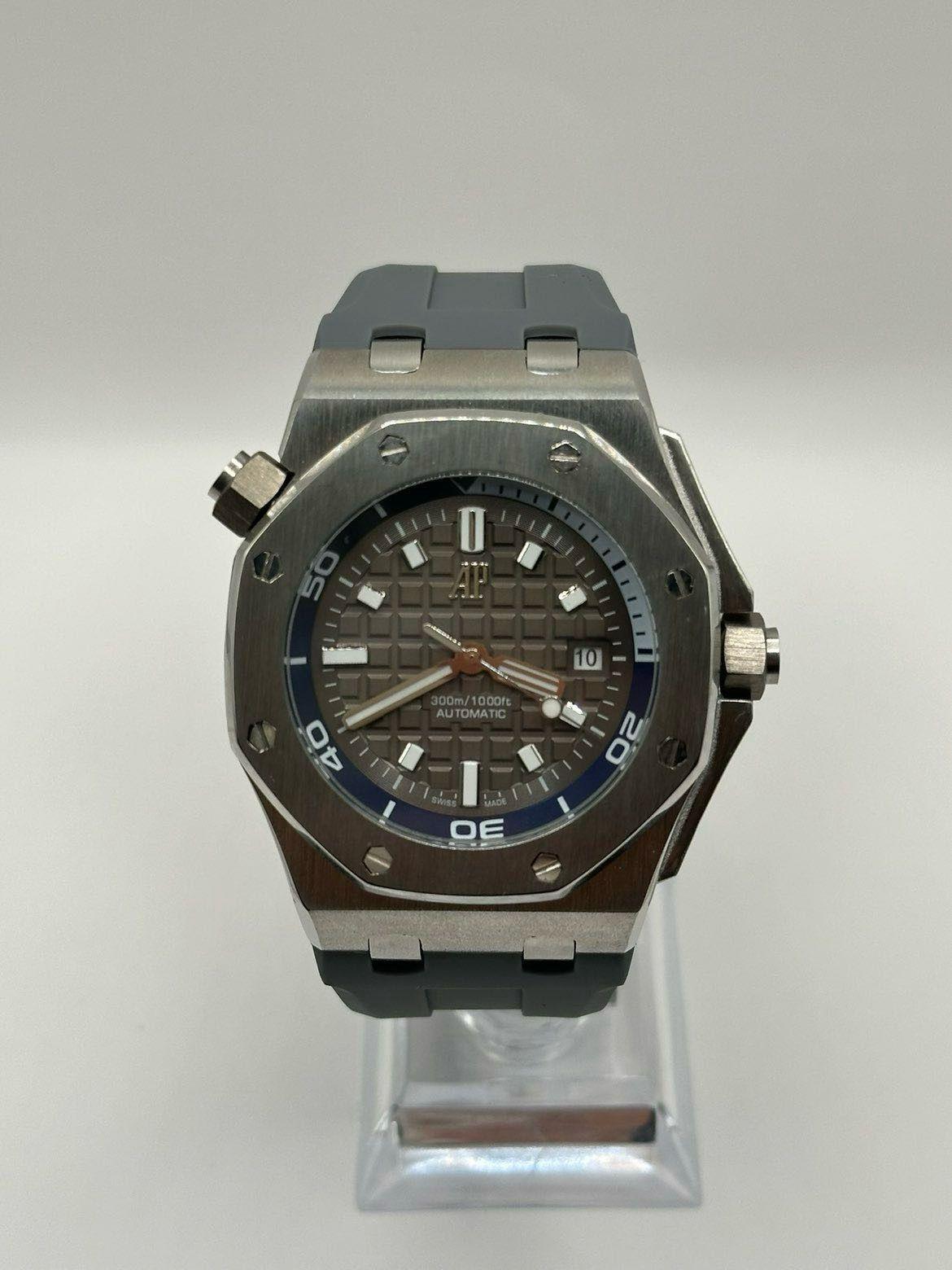 Audemars Piguet Royal Oak Offshore Diver · Grijs